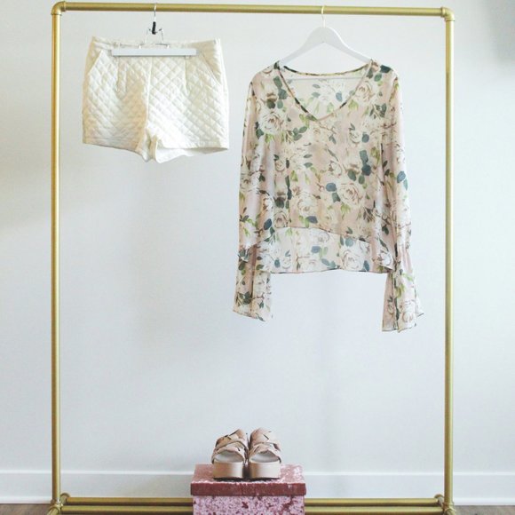 Blush Floral Blouse - Picture 2 of 2